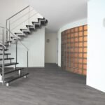 Sol vinyle effet bois gris